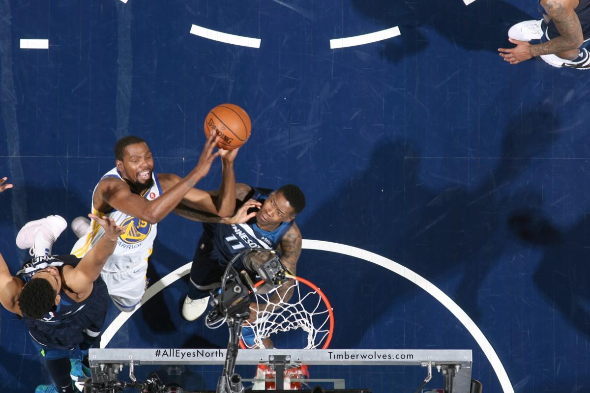 Os resultados deixam a equipe de Los Angeles cada vez mais distante do Houston Rockets (AFP)