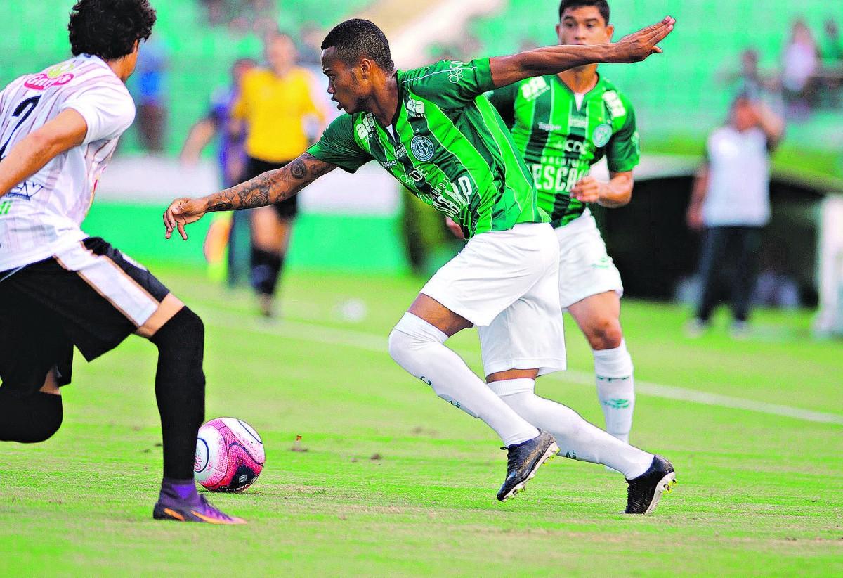 O Guarani encerrou a fase inicial em primeiro lugar depois de vencer o Votuporanguense por 2 a 1, sábado, no Brinco: campanha garantiu a vantagem de decidir o mata-mata em casa (Dominique Torquato/AAN)
