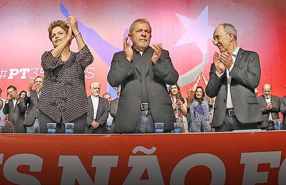 Falc&atilde;o (&agrave; direita) esteve reunido com Dilma, Lula e ministros (  Cedoc/RAC)