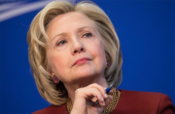 Polêmica sobre os emails de Clinton durante sua permanência na secretaria de Estado envolve o uso de um servidor privado, quando ela deveria utilizar apenas o servidor oficial para os assuntos do governo (France Press)