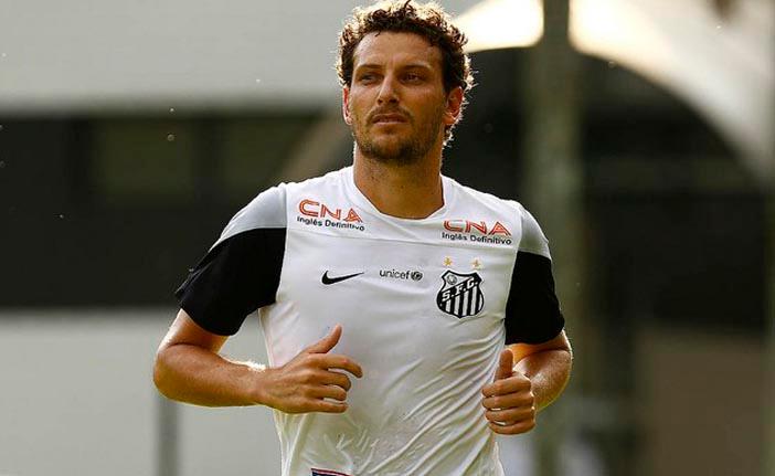 Elano deve disputar o Paulist&atilde;o em 2016 cm a camisa do Santos e encerrar a carreira (Divulgação)