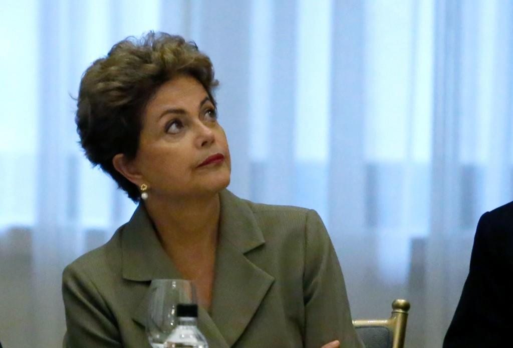 Para Dilma, h&aacute; interesses pol&iacute;ticos nas den&uacute;ncias feitas contra ela (Kena Betancur/France Press)