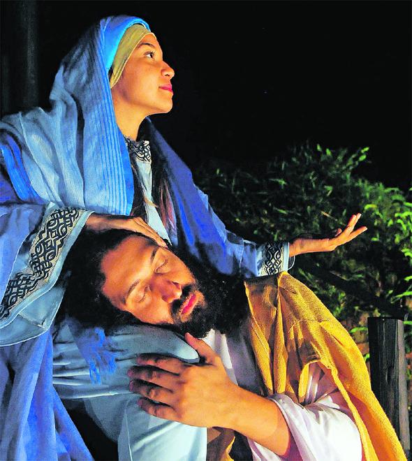 Atores durante espetáculo teatral em Piracicaba, um dos maiores do País: nesta sexta-feira (30) acontece uma sessão extra, marcada para às 17 horas (Del Rodrigues/Gazeta de Piracicaba)