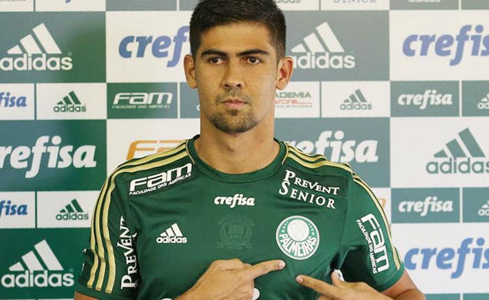 Leandro almeida durante sua apresenta&ccedil;&atilde;o no Verd&atilde;o (Cesar Greco/Ag Palmeiras/Divulgação)