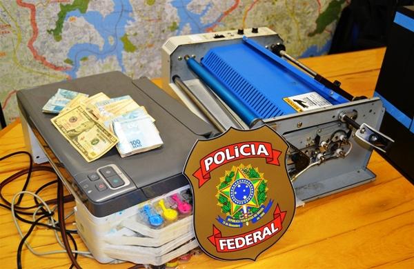 Material apreendido pela Pol&iacute;cia Federal produzia as c&eacute;dulas falsas que foram distribu&iacute;das em todos os Estados do Pa&iacute;s (Divulgação/Polícia Federal)