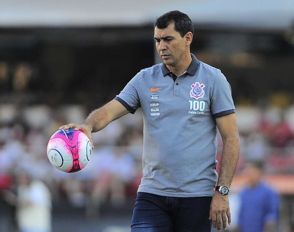 O técnico Fábio Carille afirmou nesta sexta pela manhã, no CT Joaquim Grava, que ainda não definiu o time titular  (Marcos Ribolli)