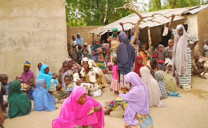 Mulheres e crian&ccedil;as mantidas em cativeiro pelo Boko Haram (France Press)