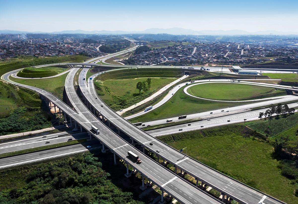 Os motoristas que voltam do litoral paulista enfrentam lentidão (Reprodução)