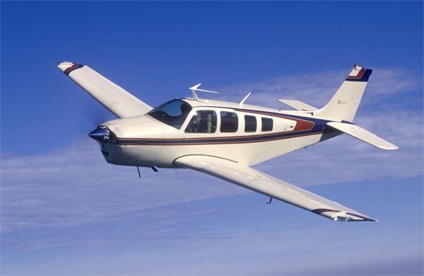 Modelo do avi&atilde;o Beech A36 que caiu em Massachusetts nesta segunda-feira (Divulgação)