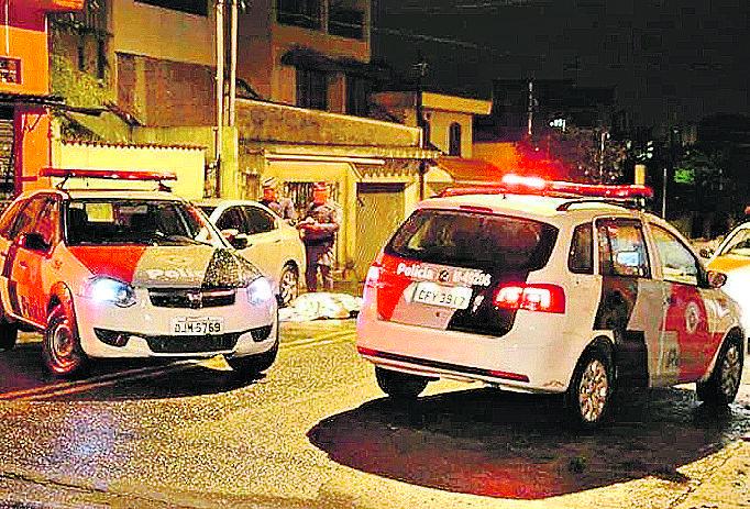 Sidney Claro Araújo foi alvejado quando saiu no quintal da casa para tentar ajudar a cunhada, que pedia socorro por causa dos assaltantes (Divulgação)