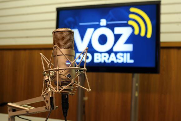 O projeto de lei que flexibiliza o horário de transmissão de A Voz do Brasil tramitou no Congresso durante cinco ano (Agência Brasil)