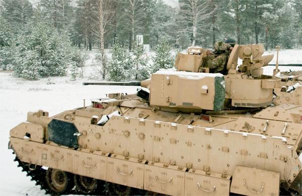 Armamento pesado norte-americano ser&aacute; posicionado em pa&iacute;ses vizinhos &agrave; R&uacute;ssia (France Press)