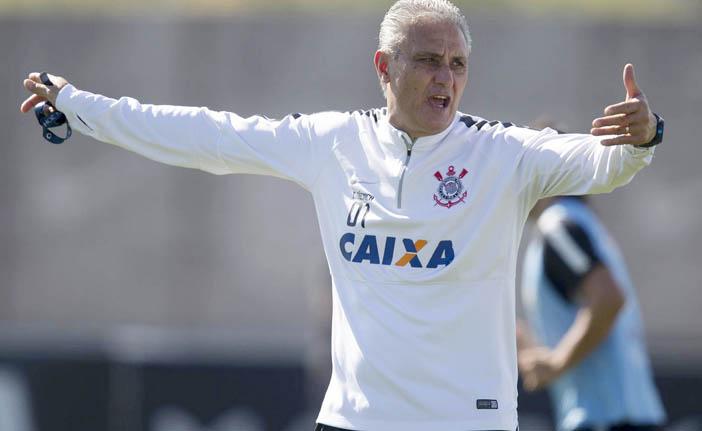T&eacute;cnico Tite prepara o time para a &uacute;ltima rodada do Brasileir&atilde;o (Daniel Augusto Jr/Ag&ecirc;ncia Corinthians)