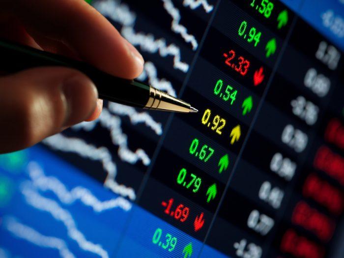 Chegou a vez da renda fixa ou é a hora de comprar ações esperando um grande boom de valorização quando o conflito na Europa se resolver? (Divulgação)