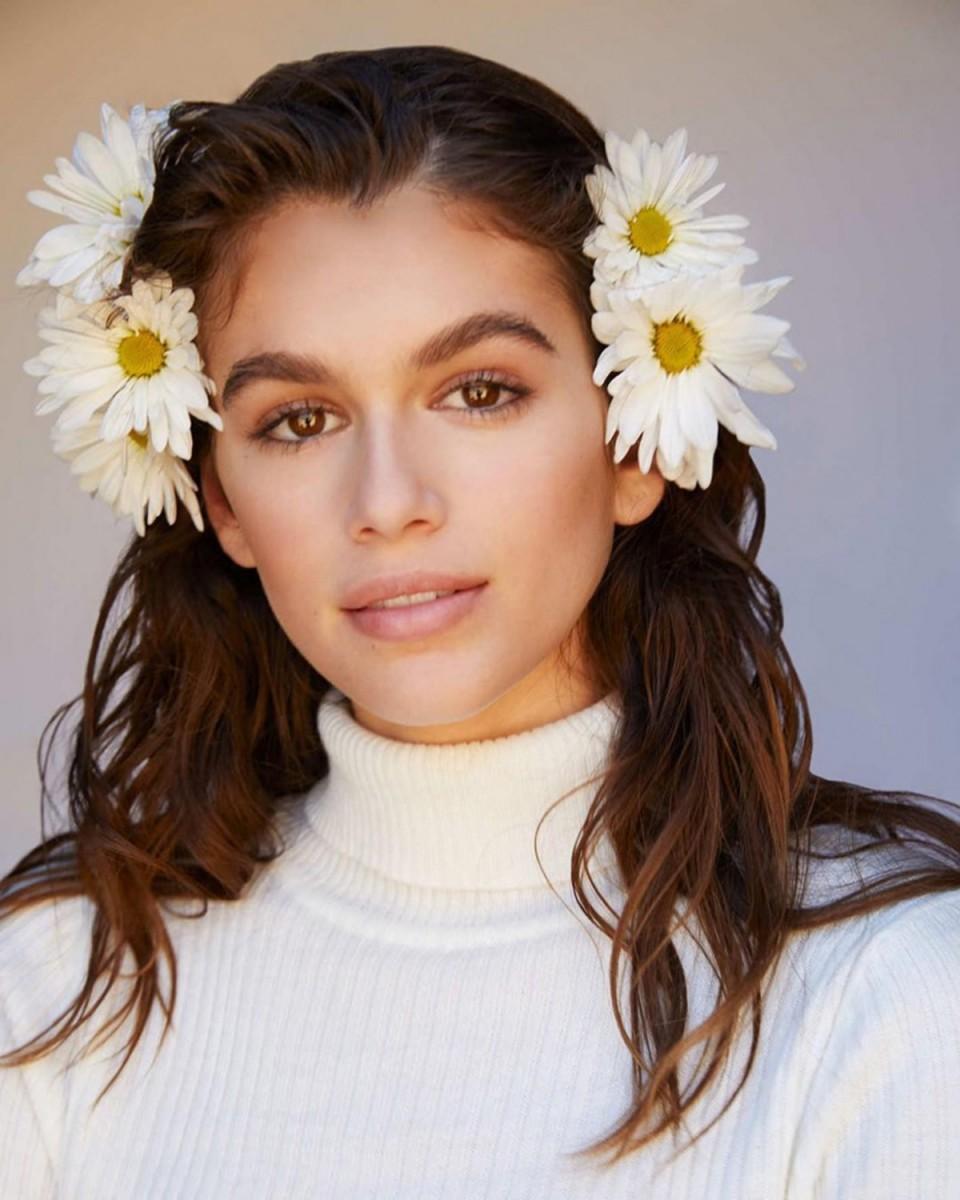 Kaia Gerber estrela a campanha da fragrância Daisy Love de Marc Jacobs (Divulgação)