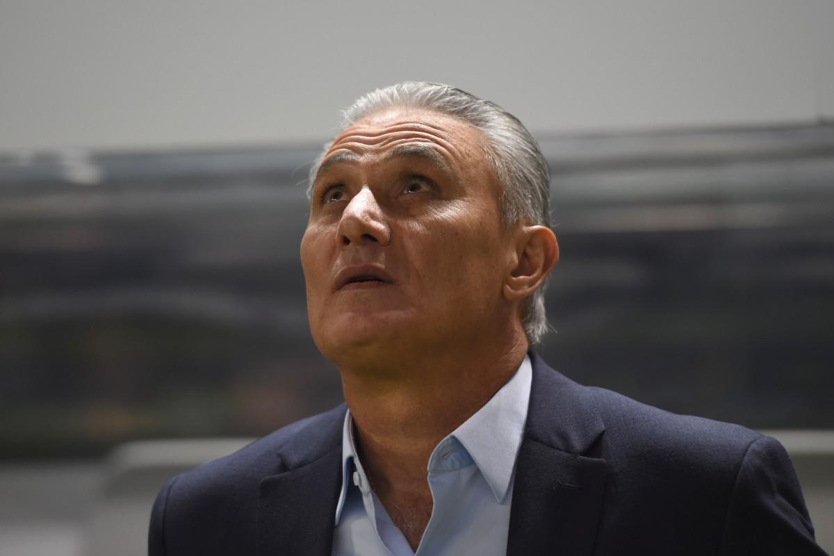 O técnico Tite ganhou uma 'dor de cabeça' na Seleção Brasileira nesta quarta-feira (AFP)