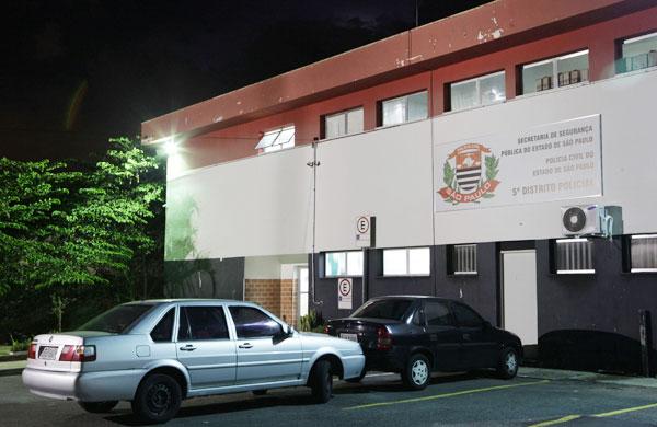 O caso foi registrado na Delegacia de Inf&acirc;ncia e Juventude (DIJU) que funciona anexa ao 5&ordm; Distrito Policial de Campinas (  Cedoc/RAC)