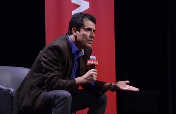 O jornalista Andr&eacute; Trigueiro: &quot;A vida n&atilde;o acaba com a morte&quot; (  Divulgação)