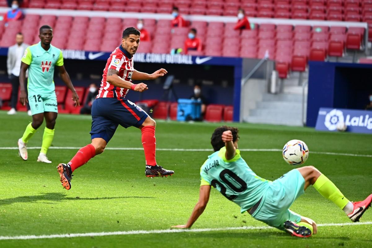 Luis Suárez fez dois gols na estreia pelo Atlético de Madrid (AFP)