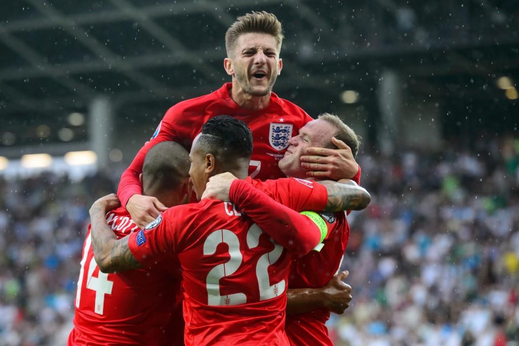 Sele&ccedil;&atilde;o inglesa comemora gol contra a Eslov&ecirc;nia em jogo fora de casa (AFP)
