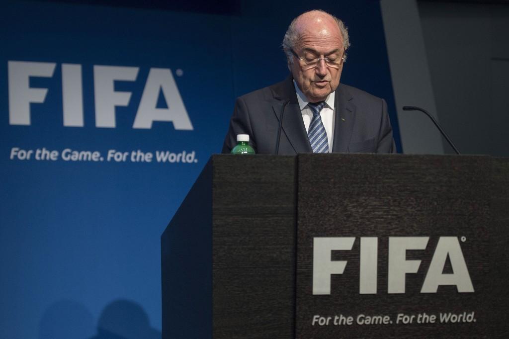 Sucess&atilde;o de Blatter deve acontecer entre dezembro de 2015 e mar&ccedil;o de 2016 (  AFP)