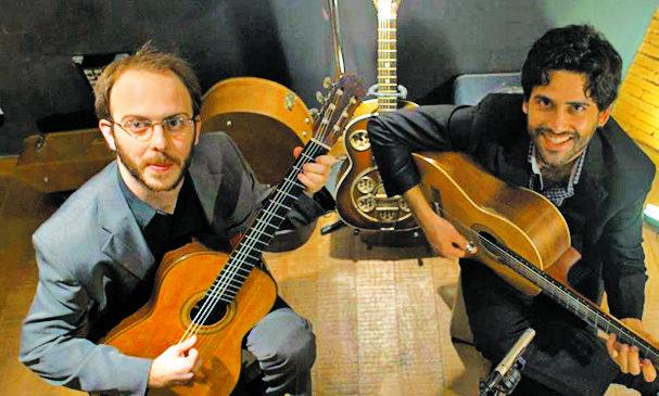 Rafael Thomaz (&agrave; esq.) e Guilherme Lamas: choros de Garoto  (  Divulgação)