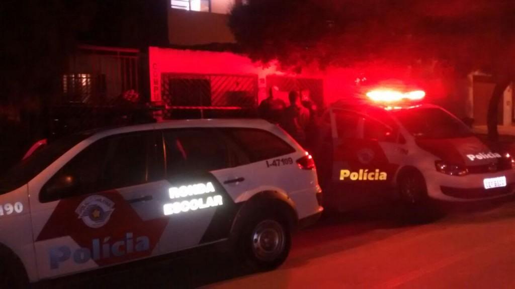 A casa fica na Avenida Pastor Jo&atilde;o Prota Viera, e a pol&iacute;cia foi chamada pelos vizinhos (Camila Moreira/ AAN)