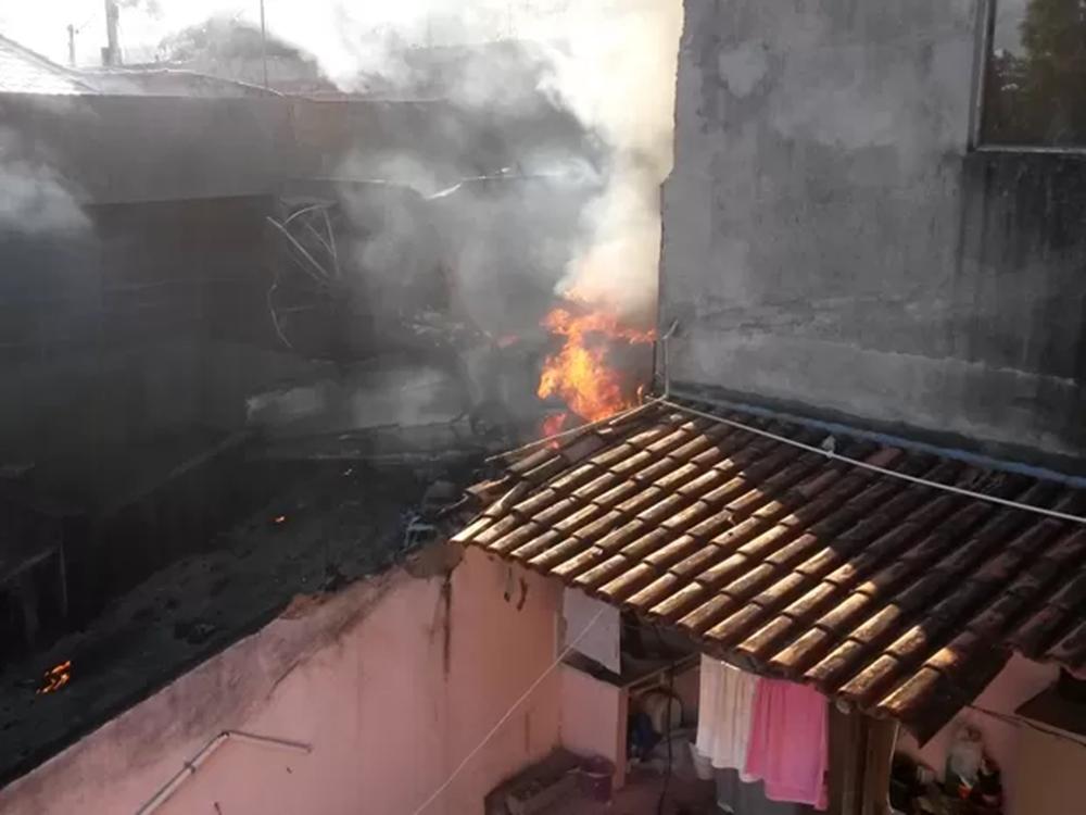 Avi&atilde;o caiu em &aacute;rea residencial de Belo Horizonte (  Cedoc/RAC)