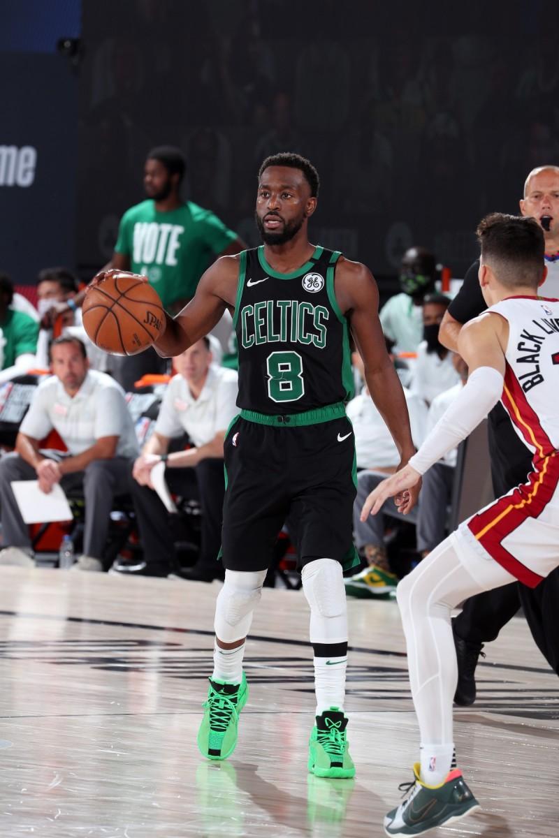 O Boston Celtics venceu o Miami Heat por 121 a 108 (AFP)