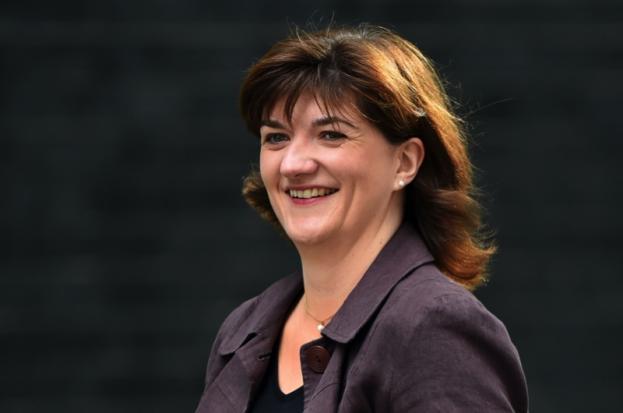 A secret&aacute;ria de Educa&ccedil;&atilde;o, Nicky Morgan, classificou imediatamente a proibi&ccedil;&atilde;o como &quot;completamente inaceit&aacute;vel&quot; no Reino Unido (  AFP)