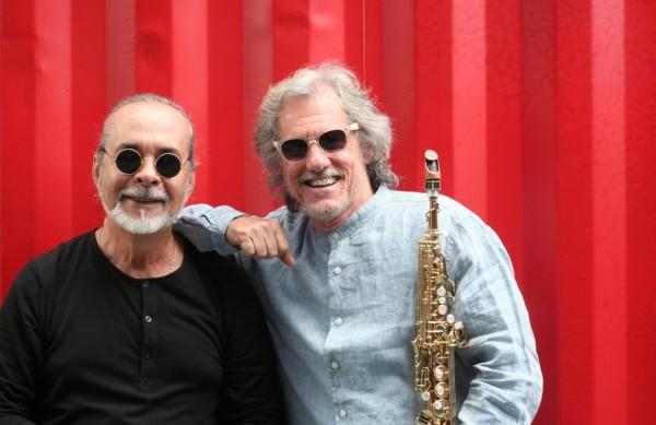 Peranzzetta (&agrave; esq.) e Senise: ideia do disco 'Dois na Rede' nasceu em projeto de duos inusitados (Ana Luisa Marinho/Divulgação)