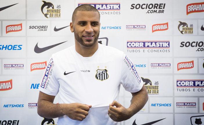 Nilson durante sua apresenta&ccedil;&atilde;o no Santos: atacante fez dois gols pelo S&atilde;o Bento no Campeonato Paulista (Ricardo Saibun/Santos FC)