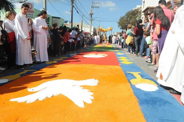  Missa seguida de prociss&atilde;o de Corpus Christi em Vinhedor
 ( Dominique Torquato/ AAN)