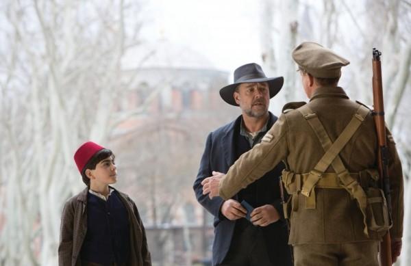 Cena do filme 'Promessas de Guerra', que tem dire&ccedil;&atilde;o e atua&ccedil;&atilde;o de Russell Crowe (  Divulgação)