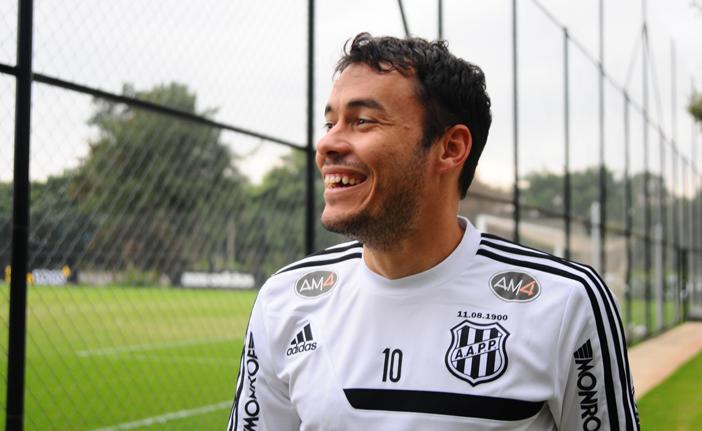 Destaque da Ponte Preta e do Brasileir&atilde;o, Renato Caj&aacute; tem sido decisivo com finaliza&ccedil;&otilde;es de fora da &aacute;rea (Elcio Alves)