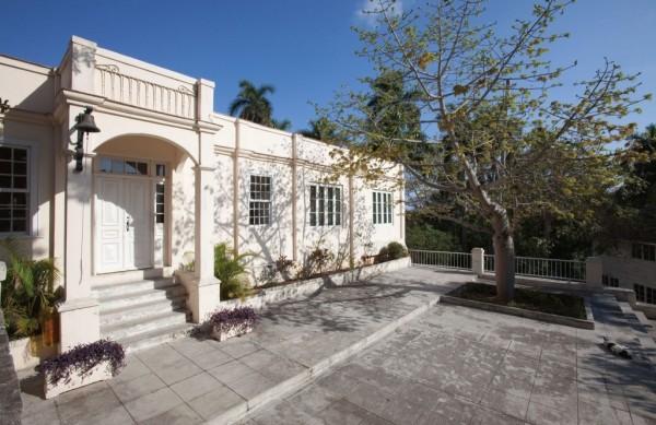 Fachada da Finca Vigia, a casa onde o escritor Ernest Hemingway viveu em Havana (  Divulgação)