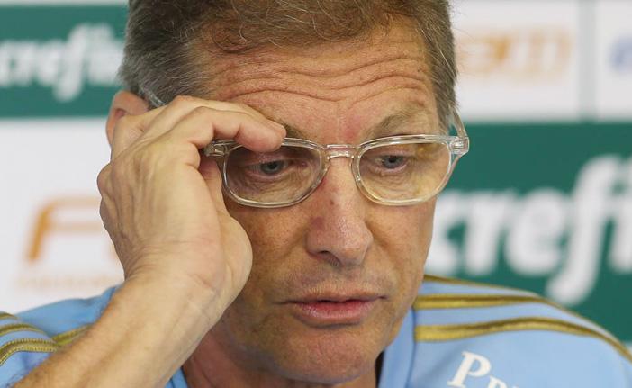 Oswaldo de Oliveira confirmou que Valdivia e Cleiton Xavier ficar&atilde;o como op&ccedil;&atilde;o no banco de reservas (Cesar Greco/ Agência Palmeiras/ Divulgação )