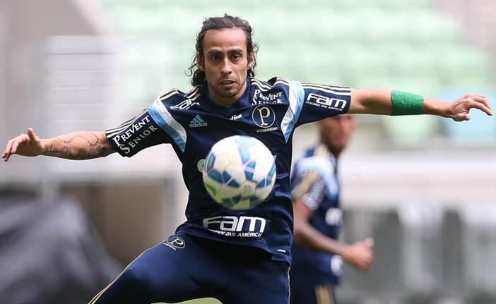 Valdivia est&aacute; fora da partida contra o Sampaio Corr&ecirc;a (Cesar Greco/ Agência Palmeiras/ Divulgação )
