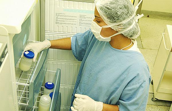 No ano passado, a institui&ccedil;&atilde;o teve uma queda brusca em seu estoque, chegando a ficar com apenas 35 litros dispon&iacute;veis  (  Cedoc/RAC)