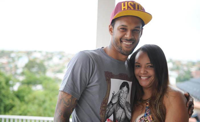 Bruno Silva com a mulher Karina: fam&iacute;lia motivou a transfer&ecirc;ncia (Sirli Freitas/Agência RBS)
