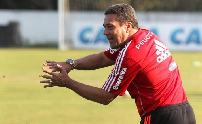 Vanderlei Luxemburgo encerrou sua 4&ordf; passagem como t&eacute;cnico do Flamengo (Gilvan de Souza/Flamengo)