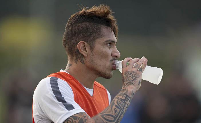 O atacante peruano Paolo Guerrero deve refor&ccedil;ar o Flamengo no Brasileir&atilde;o (Daniel Augusto Jr/Agência Corinthians)