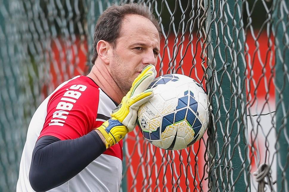 Rog&eacute;rio Ceni est&aacute; pr&oacute;ximo de se transformar no jogador com maior n&uacute;mero de vit&oacute;rias pelo mesmo clube no mundo todo (Marcello Zambrana/AE)