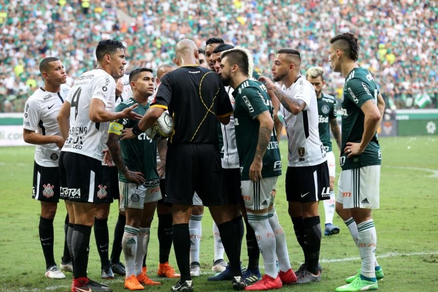 FPF diz que vídeo do Palmeiras não prova interferência externa sobre árbitro (Reprodução)