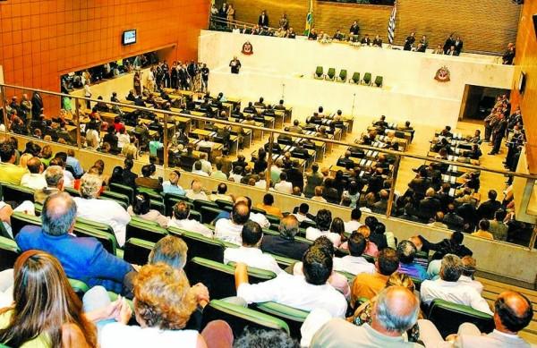 Plen&aacute;rio da Assembleia Legislativa: dos 145 postulantes, 81 t&ecirc;m forma&ccedil;&atilde;o acad&ecirc;mica ( Cedoc/ RAC)