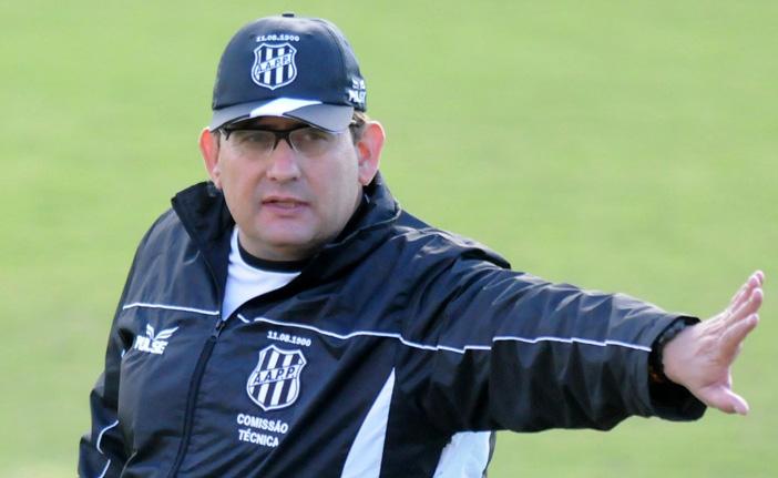 O técnico Guto Ferreira está procurando um novo time para dirigir no Brasil ou no Exterior (Edu Fortes/AAN)