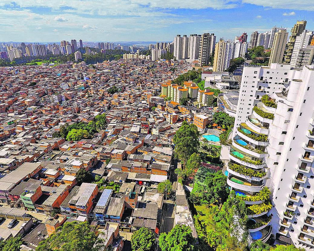 Diferenças visíveis: dados do IBGE mostram que desigualdade entre ricos e pobres continua profunda no País (iStock)