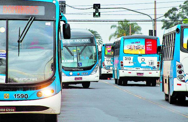As paradas dos &ocirc;nibus ser&atilde;o posicionadas no mesmo sentido dos pontos tradicionais ( Cedoc/ RAC)