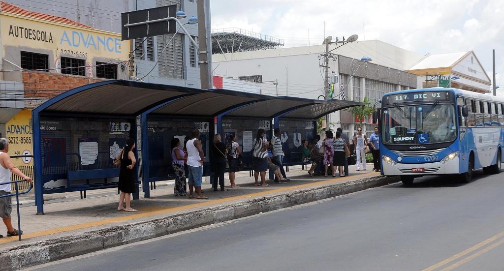 Ponto de ônibus na Avenida João Jorge; Estruturas do transporte coletivo poderá ser utilizado como espaço publicitário gerido pela Emdec ( Cedoc/RAC)