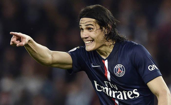 O atacante uruguaio Cavani comemora no Parque dos Pr&iacute;ncipes (France Press)